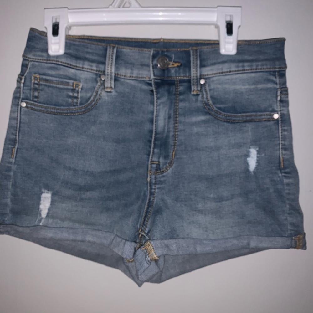 Super cute Pacsun medium wash jean shorts size S